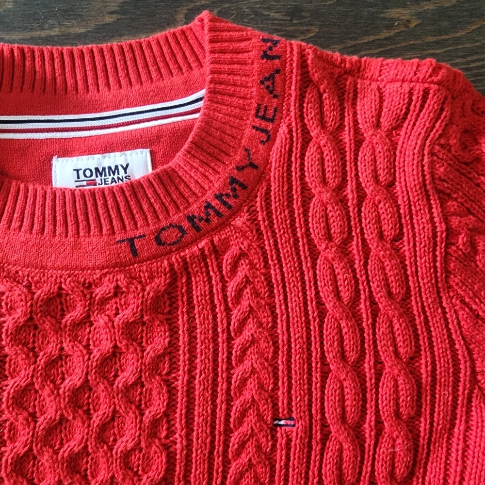 Tommy Hilfiger Tommy Jeans Red Cable knit sweater, size medium classic preppy